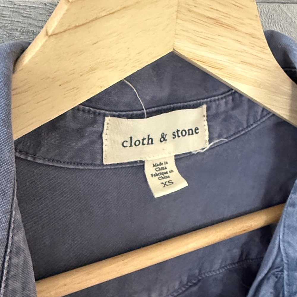 Cloth & Stone Steel Blue Button Down Tencel Shirt - XS - Picture 5 of 6